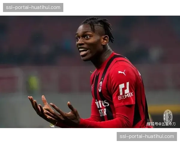 欧冠主题艺术展在米兰开幕,聚焦历代“铁卫”风采